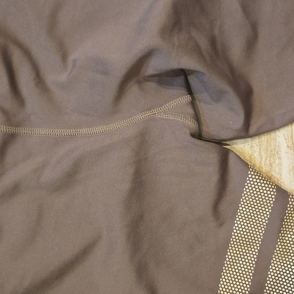 New Stronger Label "The Signature One" Falcon Gold Leggings - Picture 11 of 12